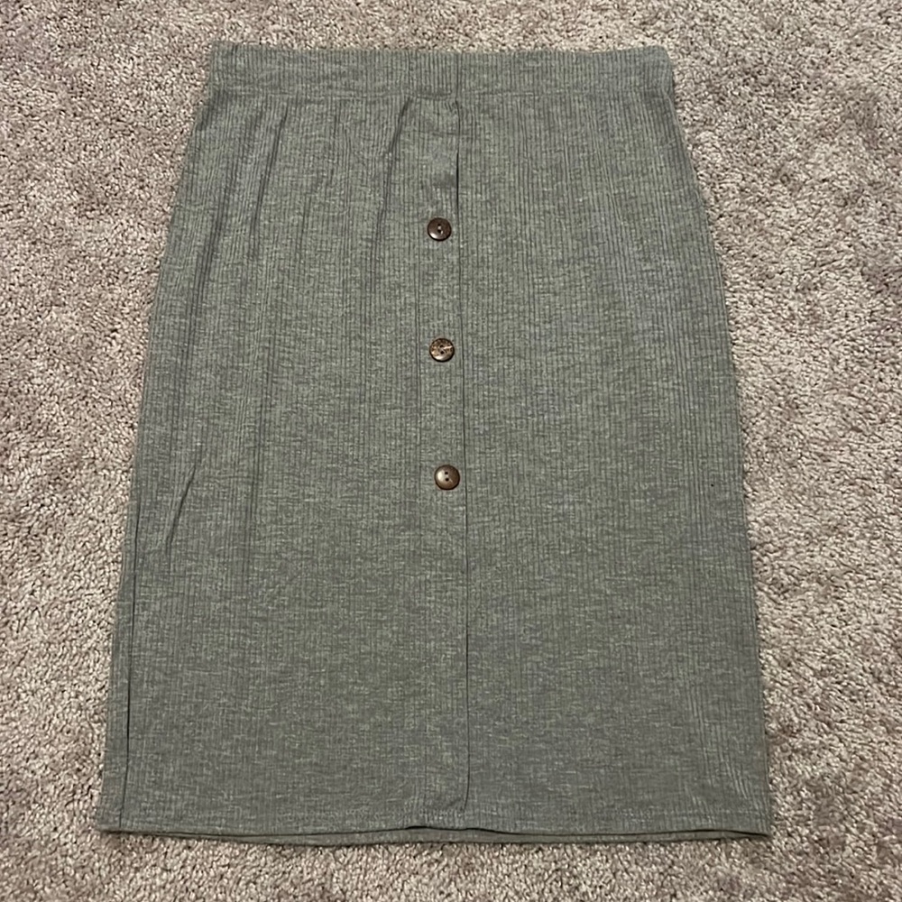 Size L Stretch Pencil Skirt with Buttons.